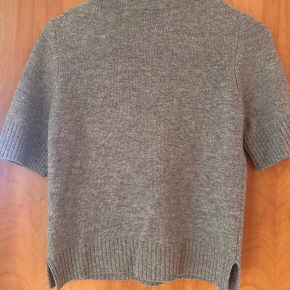 Judith & Charles Grey Shortsleeve Sweater - Picture 2 of 4